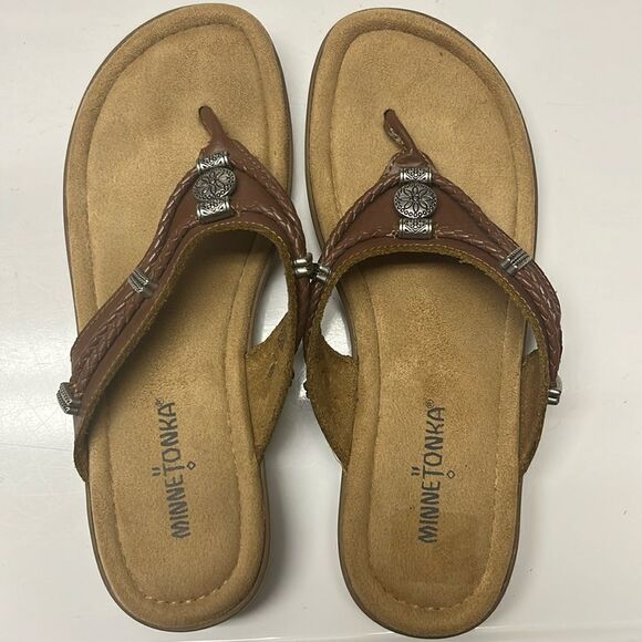 Minnetonka Brown Women’s Silverthorne 360 Thong Memory Foam Leather Sandals-Sz 7 - Picture 2 of 16